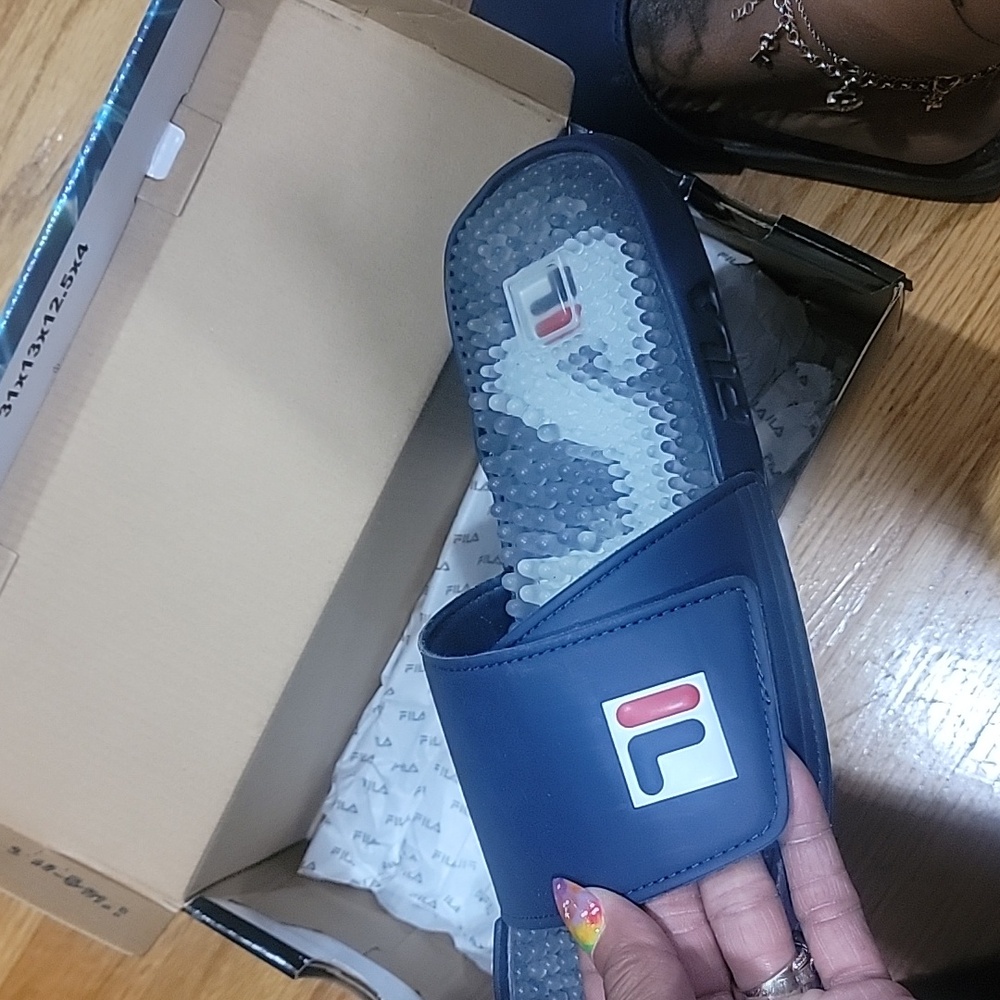 Fila - Picture 3 of 6